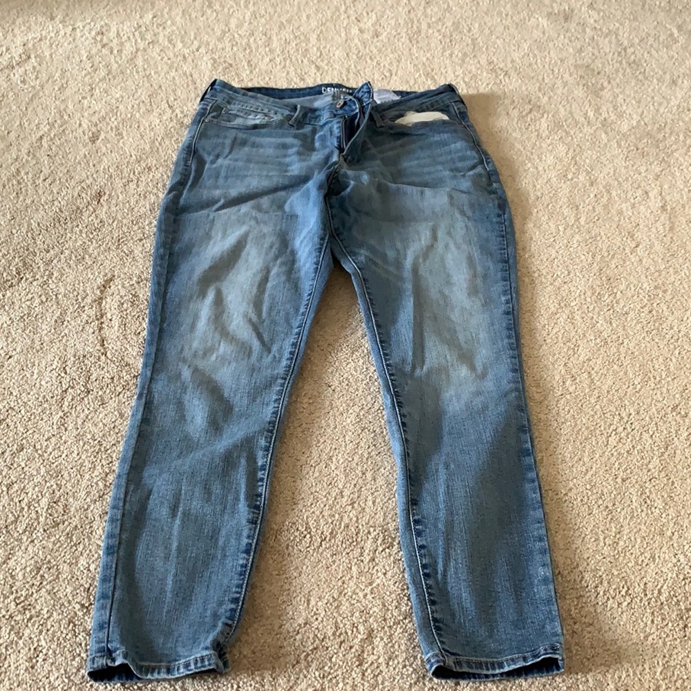 DENIZEN BY LEVIS MODERN SKINNY BLUE JEANS